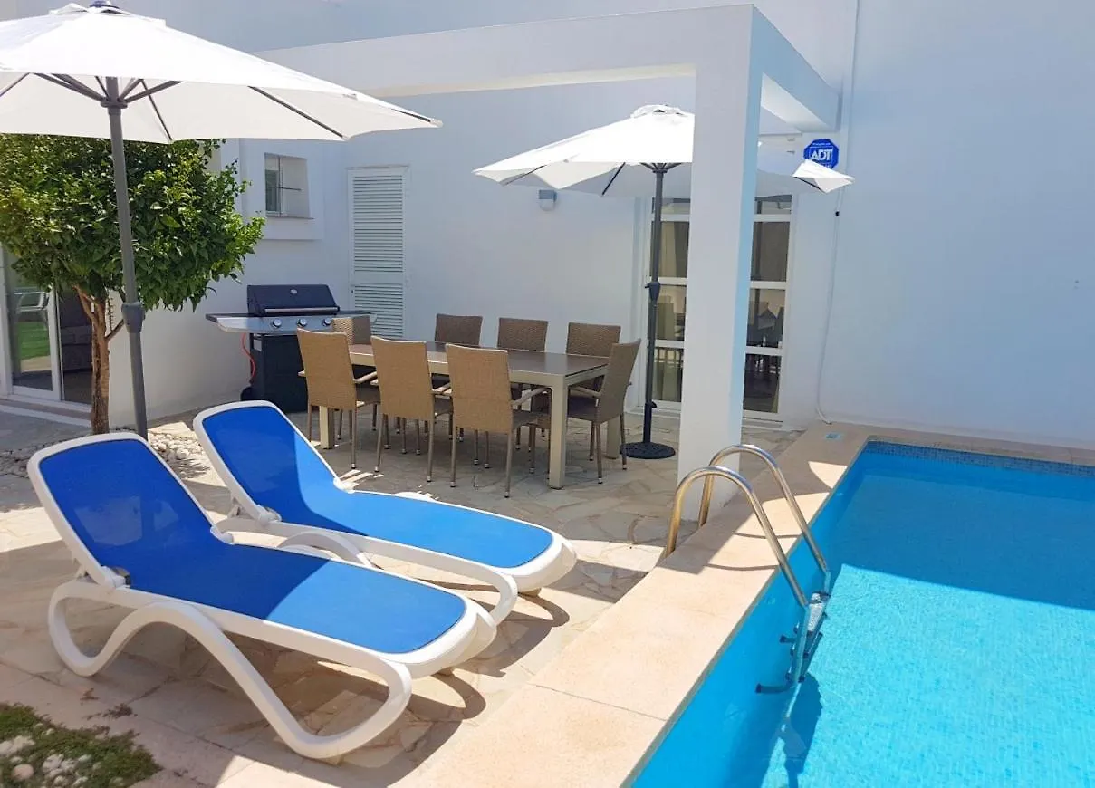 Ferienhaus In Can Picafort, Nahe Playa De Muro, 4 X Schlafzimmer Mit Bad Dom wakacyjny